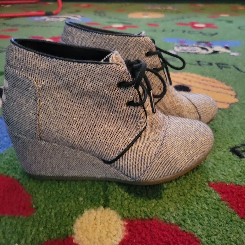 Toms Women's Wedges Size: 7